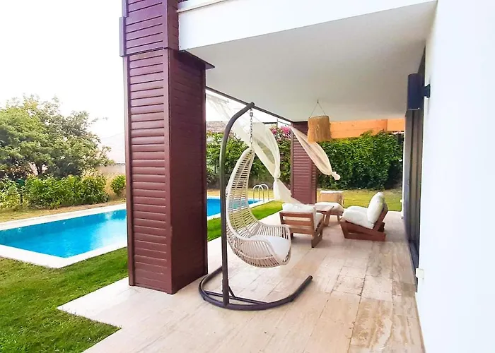 Private With Pool And Garden 别墅 博德鲁姆