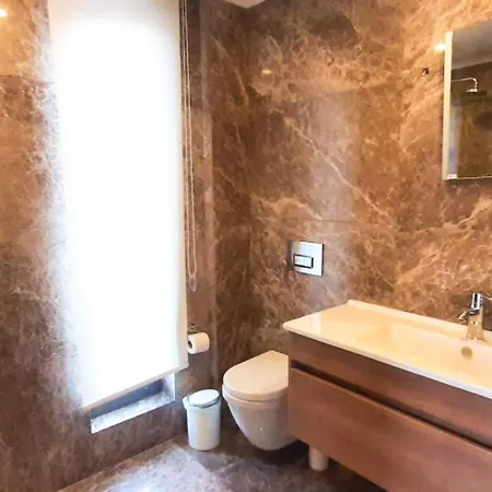 Private With Pool And Garden וילה *
